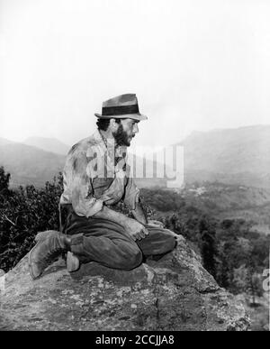 HUMPHREY BOGART sur place Candid pendant le tournage du TRÉSOR DE LA SIERRA MADRE 1948 réalisateur / scénario JOHN HUSTON roman B. Traven Warner Bros. Banque D'Images