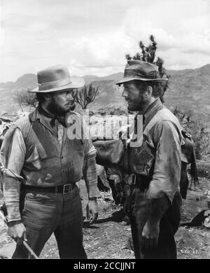 TIM HOLT et HUMPHREY BOGART dans LE TRÉSOR DE LA SIERRA MADRE 1948 réalisateur / scénario JOHN HUSTON roman B. Traven Warner Bros. Banque D'Images