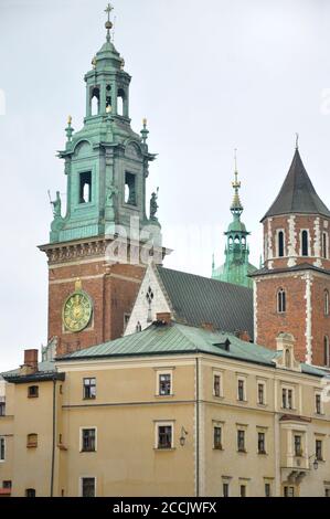 Cathédrale et château de Wawel situés sur la colline de Wawel à Cracovie, en Pologne Banque D'Images