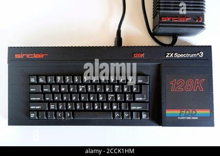 Sinclair ZX Spectrum +3 PC, lancé au Royaume-Uni en 1987. Il a été le premier modèle Spectrum à être équipé d'un lecteur de disquette 3 pouces intégré. Banque D'Images