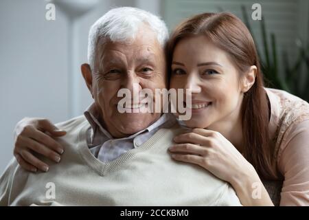 Gros plan de la famille de différentes générations. Banque D'Images