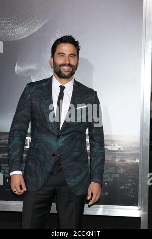 LOS ANGELES - DEC 10: Ignacio Serricchio à la première mondiale de la Mule au Village Theatre le 10 décembre 2018 à Westwood, CA Banque D'Images