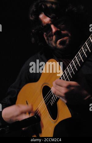 Joscho Stephan Quartet, Joscho Stephan (né en 1979 à Mönchengladbach, Allemagne) est un guitariste allemand de Jazz qui joue principalement le jazz moderne Gypsy, GUNTER STEPHAN-Guitar. MAX SCHAF-Bass.SEBASTIAN REIMAN-violinistes,photo Kazimierz Jurewicz, Banque D'Images