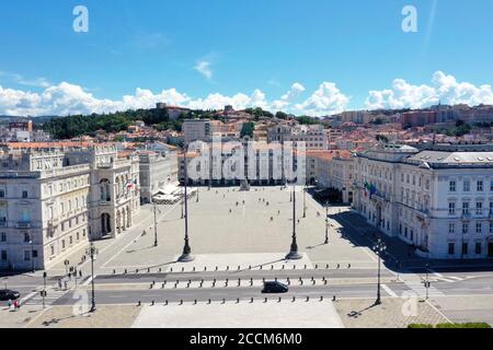 Trieste - Piazza Unità d Italia dans une vue panoramique par le haut Banque D'Images