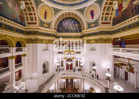 HARRISBURG, PENNSYLVANIE - 23 NOVEMBRE 2016 : la rotonde de la Chambre des représentants au Capitole de l'État de Pennsylvanie. Banque D'Images