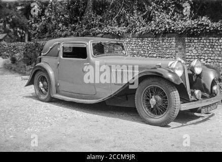 Une photographie en noir et blanc vintage des années 1930 d'une voiture sport Jaguar SS II coupé britannique. Numéro d'enregistrement RH 6507. Banque D'Images