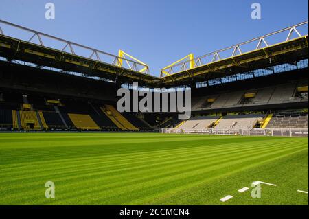 DORTMUND, ALLEMAGNE - 12 AOÛT 2020 : signal Iduna Park. Stade de football de Borussia Dortmund Banque D'Images