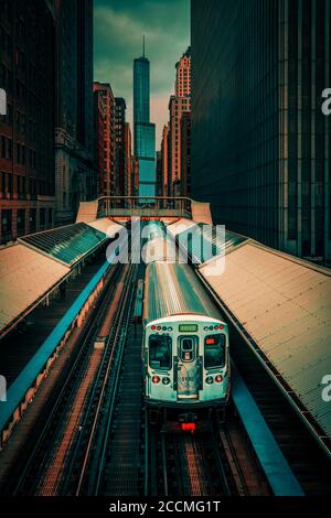 La ligne de train de Wabash Adams vers Chicago Loop à Chicago Banque D'Images