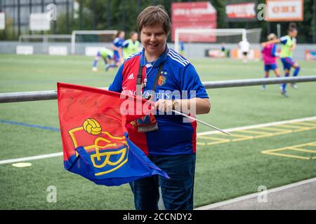 08/22/2020, Berne, Sportpark Wyler, AXA Women's Super League: BSC YB-Women - FC Basel 1893, FC Basel fan, Banque D'Images