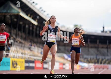 (200824) -- STOCKHOLM, le 24 août 2020 (Xinhua) -- Ajla Del Ponte (C) de Suisse participe à la compétition féminine de 100m lors de la rencontre sportive de la Diamond League 2020 à Stockholm, Suède, le 23 août 2020. (Chris Cooper/Pool via Xinhua) Banque D'Images