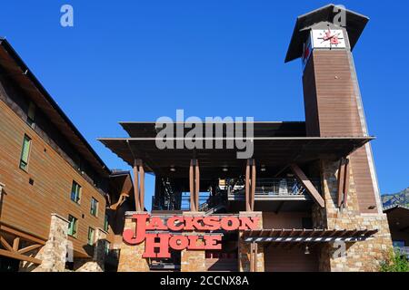 VILLAGE DE TETON, Wyoming –2 AOÛT 2020- vue sur les bâtiments de Teton Village, un complexe de montagne situé près du parc national de Grand Teton à Jackson, Wyoming, Unite Banque D'Images