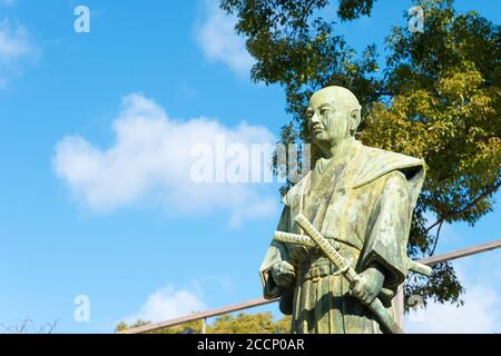 Hyogo, Japon - Statue d'Oishi Kuranosuke au sanctuaire d'Oishi à Ako, Hyogo, Japon. Il est connu comme le chef des quarante-sept Ronin dans leur vendetta de 1702 Banque D'Images