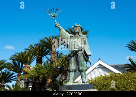 Hyogo, Japon - Statue d'Oishi Kuranosuke à la gare de Banshu Ako à Ako, Hyogo, Japon. La gare est exploitée par West Japan Railway Company (JR West). Banque D'Images