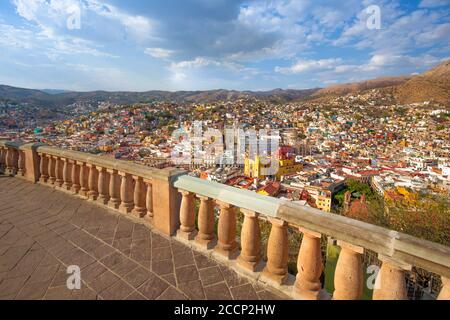 Guanajuato vue panoramique d'une ville pittoresque près de Pipila Monument Lookout Banque D'Images