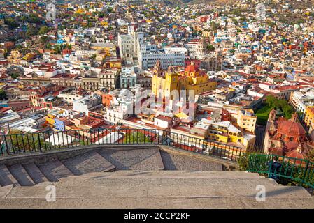 Guanajuato vue panoramique d'une ville pittoresque près de Pipila Monument Lookout Banque D'Images