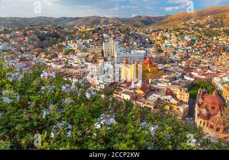 Guanajuato vue panoramique d'une ville pittoresque près de Pipila Monument Lookout Banque D'Images