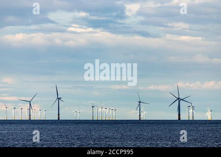 Parc d'éoliennes en mer de Gwynt y Mor, dans la baie Colwyn, au large de la Côte nord du pays de Galles Banque D'Images