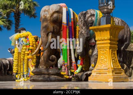 Phrom Thep Cape temple à Rawai Phuket en Thaïlande Banque D'Images