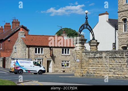 Fourgonnette BT OpenReach à Tadcaster, dans le North Yorkshire, Angleterre au Royaume-Uni Banque D'Images