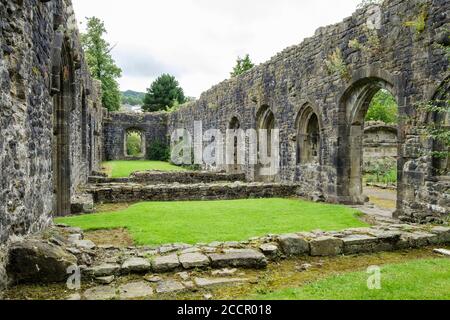 A l'intérieur des ruines de l'abbaye de Whalley du XIVe siècle monastère cistercien Whalley, Lancashire, Angleterre, Royaume-Uni, Grande-Bretagne Banque D'Images