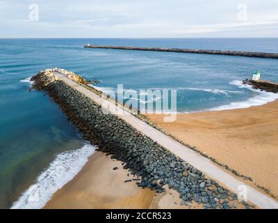 Vue aérienne de Dykes à la barre à Anglet, France Banque D'Images