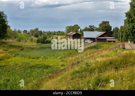 BELOZERSK, RUSSIE - 03 août 2020, paysage avec l'image de la vieille ville russe du nord de Belozersk Banque D'Images