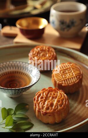 Gâteaux de lune, pâtisserie chinoise de saison pour le festival de la mi-automne Banque D'Images