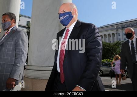 Washington, États-Unis. 24 août 2020. LE ministre des postes DES ÉTATS-UNIS, Louis DeJoy, se présente pour témoigner devant une audience du Comité de surveillance et de réforme de la Chambre sur les ralentissements au Service postal avant les élections de novembre à Capitol Hill, à Washington, DC, le 24 août 2020. (Photo d'Oliver Contreras/SIPA USA) Credit: SIPA USA/Alay Live News Banque D'Images