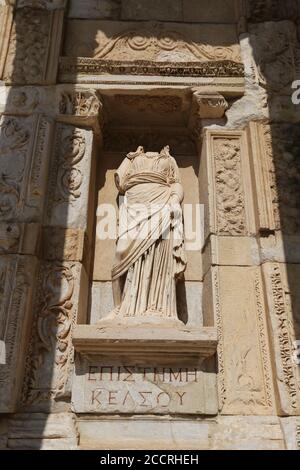 Connaissances Episteme, statue à Éphèse, ville ancienne ville de Selcuk, Izmir, Turquie Ville Banque D'Images