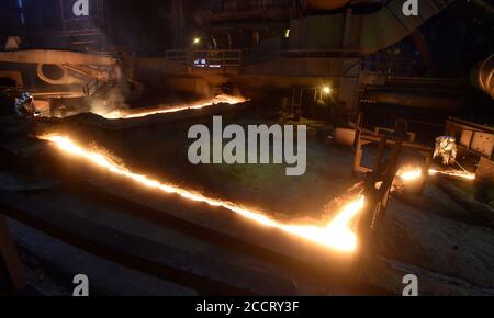 Ostrava, République tchèque. 24 août 2020. LIBERTY Ostrava redémarre Blast Furnace n° 3 à Ostrava, République Tchèque, 24 août 2020. L'arrêt temporaire du four a permis de réagir avec souplesse à la baisse de la demande d'acier due à la pandémie du coronavirus (Covid-19) et de réduire l'inventaire de métaux construit pour le début de la saison de construction. Crédit: Jaroslav Ozana/CTK photo/Alay Live News Banque D'Images