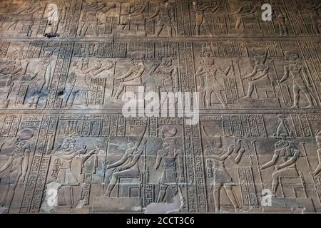 Intérieur du Temple de Khnum, Esna, Égypte Banque D'Images