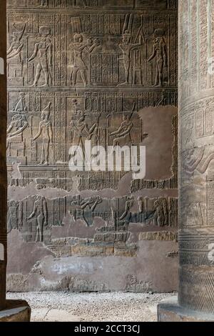 Intérieur du Temple de Khnum, Esna, Égypte Banque D'Images