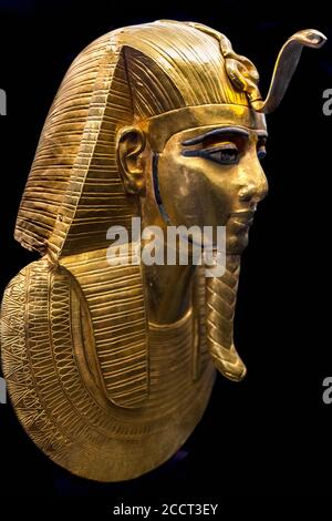 Masque d'or du roi Psusennes I 991 av. J.-C., Tanis, Musée des antiquités égyptiennes, le Caire Banque D'Images