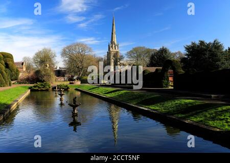 L'été ; Ayscoughfee Hall and gardens ; Spalding ; ville ; comté de Lincolnshire, Angleterre, Royaume-Uni Banque D'Images