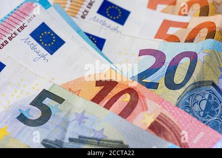 Billets de banque de 5, 10, 20 et 50 euros. Vue rapprochée Banque D'Images