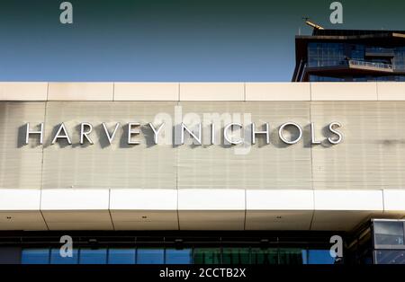 Façade d'un magasin Harvey Nichols. Harvey Nichols, fondé en 1831, est une chaîne de grands magasins britannique avec un magasin phare à Knightsbridge, Banque D'Images