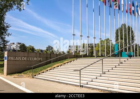 Bâtiment du Palais de l'Europe à Strasbourg, France. Le bâtiment accueille l'Assemblée parlementaire du Conseil de l'Europe depuis 1977 Banque D'Images