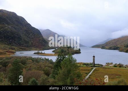 Monument de Glenfinnan et Loch Shiel Banque D'Images