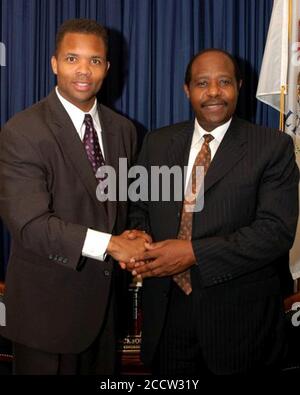 Jesse Jackson Jr. Et Paul Rusesabagina. Banque D'Images