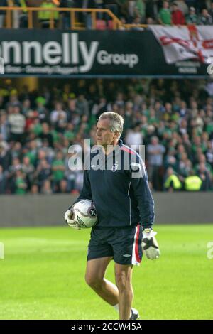 07 septembre 2005. Windsor Park, Belfast, Irlande du Nord. Football international – coupe du monde de la FIFA 2006 Groupe 6 qualificateur, Irlande du Nord 1 Angleterre 0. Ancien gardien de but international d'Angleterre et entraîneur de gardien de but d'Angleterre Ray Clemence à Windsor Park avant le lancement. Banque D'Images