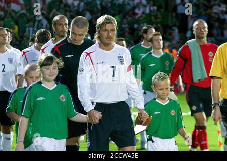 07 septembre 2005. Windsor Park, Belfast, Irlande du Nord. Football international – coupe du monde de la FIFA 2006 Groupe 6 qualificateur, Irlande du Nord 1 Angleterre 0. David Beckham dirige l'équipe d'Angleterre contre l'Irlande du Nord à Windsor Park septembre 2005. Banque D'Images