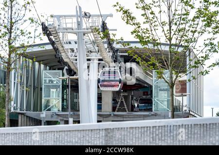 Londres, Royaume-Uni. 24 août 2020. Le téléphérique Emirates Air Line est relié à l'aérogare sud de Londres. Crédit : SOPA Images Limited/Alamy Live News Banque D'Images