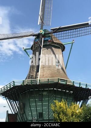 Historique de Bleeke Dood, moulins à vent dans le Zaandijk, Zaanse Schans, nord de la Hollande. Banque D'Images