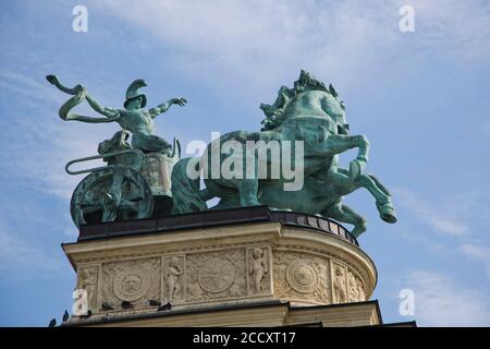 Europe de l'est, Hongrie, Budapest, Hosok Tere (place des héros) Banque D'Images