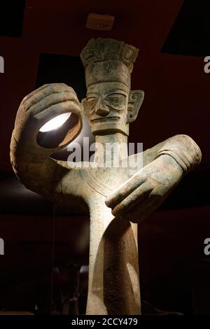 Musée Sanxingdui, Statue 1, Xinping, Chengdu, Sichuan, Chine Banque D'Images