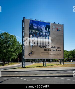 Affiche à l'aéroport TXL sur le thème du déménagement de Tegel à Schoenefeld, Berlin, Allemagne Banque D'Images