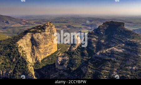 Vue aérienne des falaises de Salto de Roldan vue de Mirador de Roldan, Nueno, Huesca, Espagne Banque D'Images