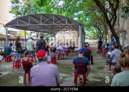 Danang, Vietnam. 24 août 2020. Da Nang a commencé à tester environ 2,200 travailleurs étrangers et touristes bloqués pour Covid-19. Credit: Gonzales photo/Alamy Live News Banque D'Images