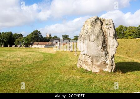 Pierres debout dans le quadrant nord-ouest néolithique cercle de pierre henge monument préhistorique, Avebury, Wiltshire, Angleterre Royaume-Uni Banque D'Images