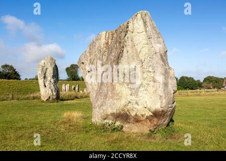 Pierres debout dans le quadrant sud-est néolithique cercle de pierre henge monument préhistorique, Avebury, Wiltshire, Angleterre Royaume-Uni Banque D'Images